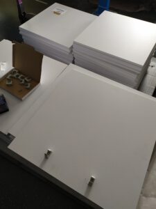 stabile und leicht anzubringende Halteklips in Profiqualität, für alle DIN-genormten Mülleimer