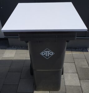 stabile und einfach anzubringende Platte der Marke Leicht Küchen in der Größe 60cm x 60cm